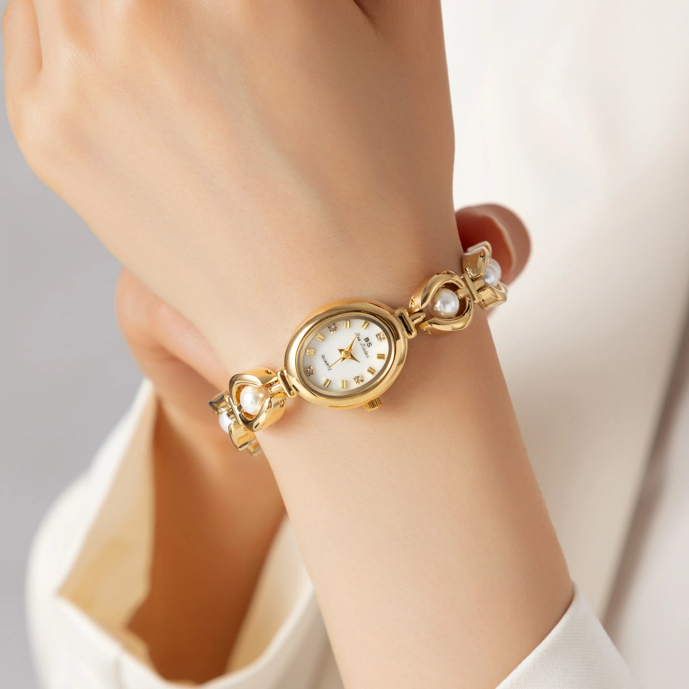 Wentworth© Lora | 14K Gold Elegance